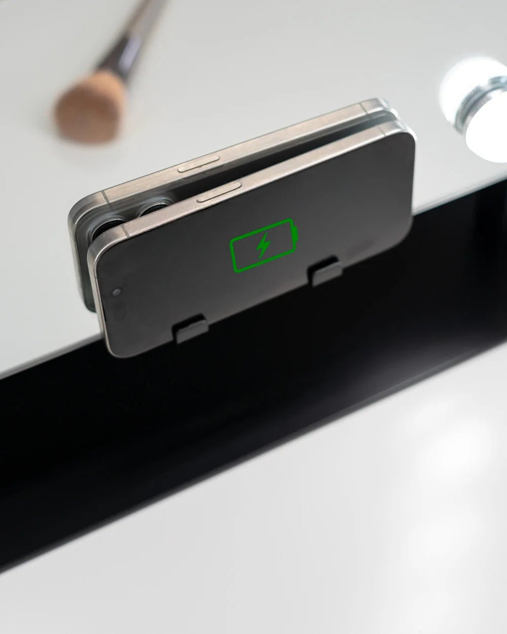 Espejo con Luz - Carga inalámbrica - Misswood